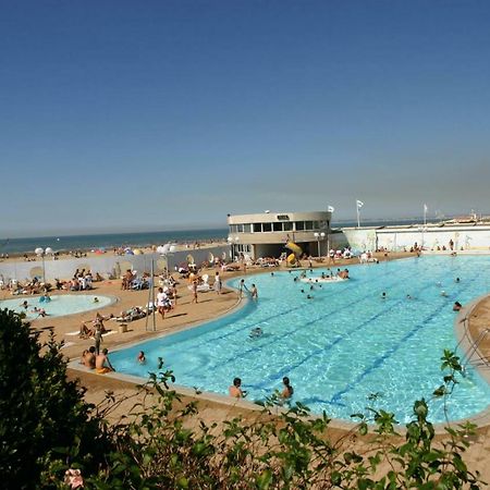 La Reine Des Plages Cls Deauville Трувиль-сюр-Мер Экстерьер фото