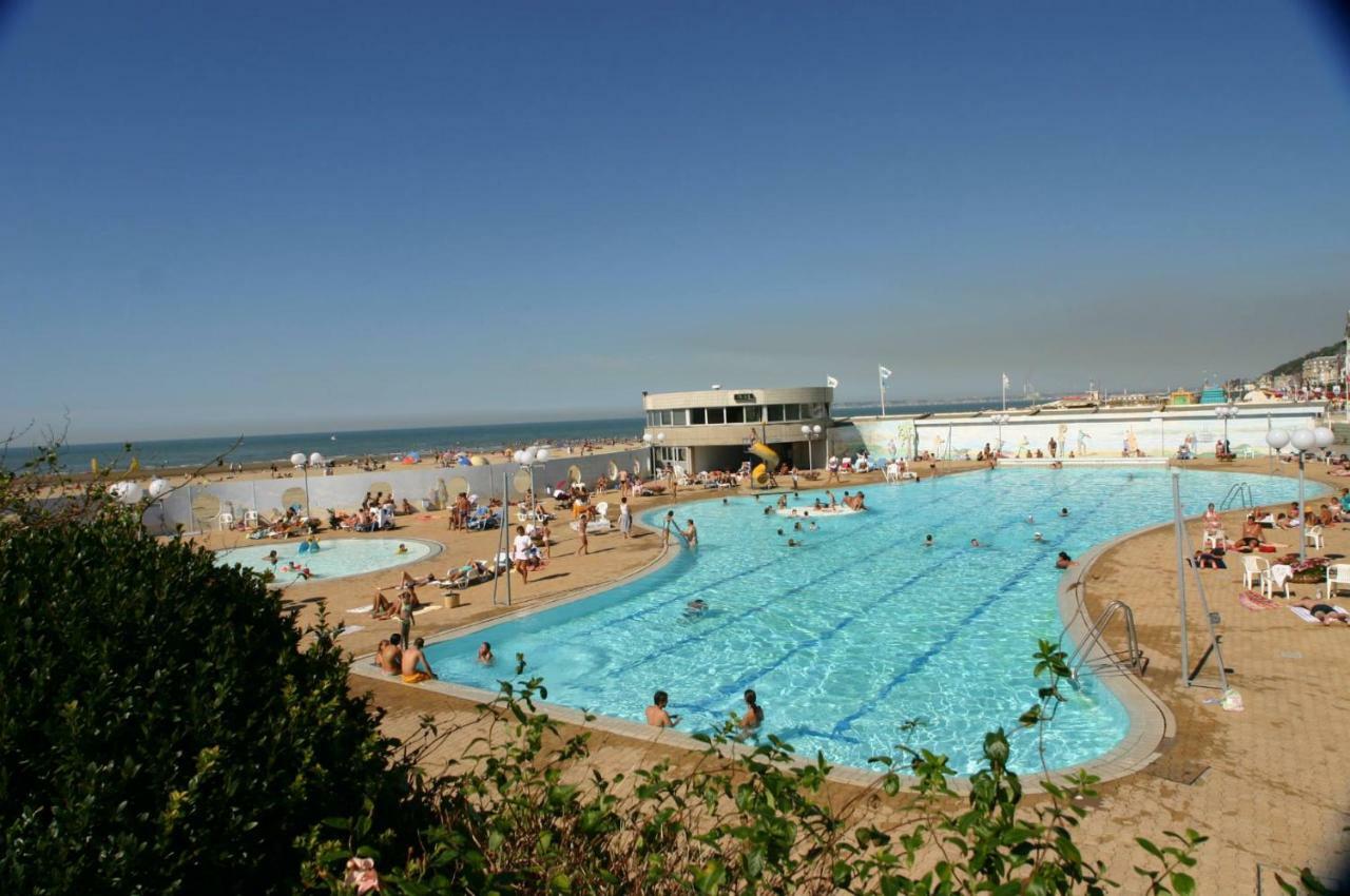 La Reine Des Plages Cls Deauville Трувиль-сюр-Мер Экстерьер фото
